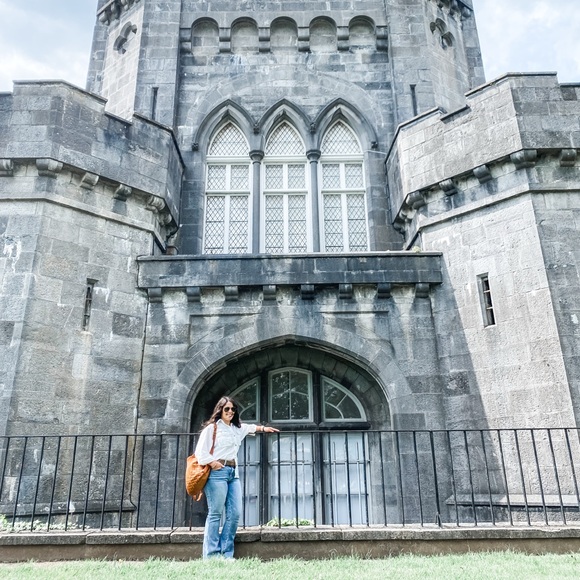 Meet your Posher, Kayla - Picture 6 of 9